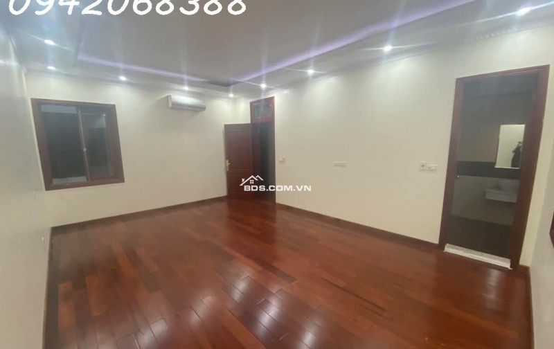 Tây Sơn, Đống Đa, nhà phân lô vỉa hè oto tránh đỗ ngày đêm, tặng nhà 4T 68m2, đẹp nhất quận DD